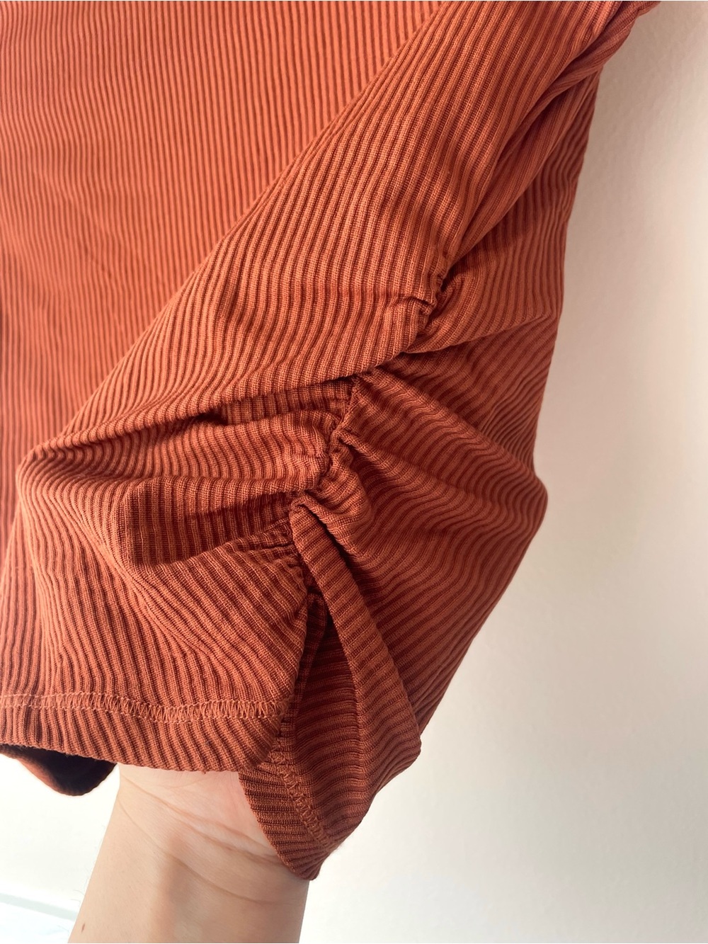 Hollister Rust Ribbed Short-Sleeve Tee - Picture 2 of 4